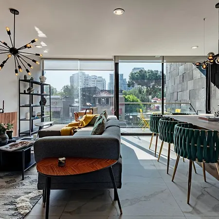 Stylish Urban Retreat With Balcony And Coworking Space